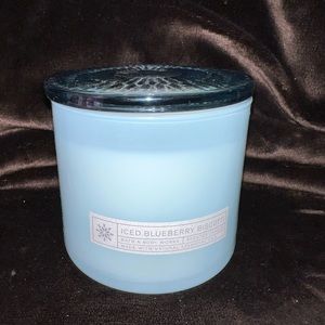 Bath & Body Works Iced Blueberry Biscotti 3- Wick Candle